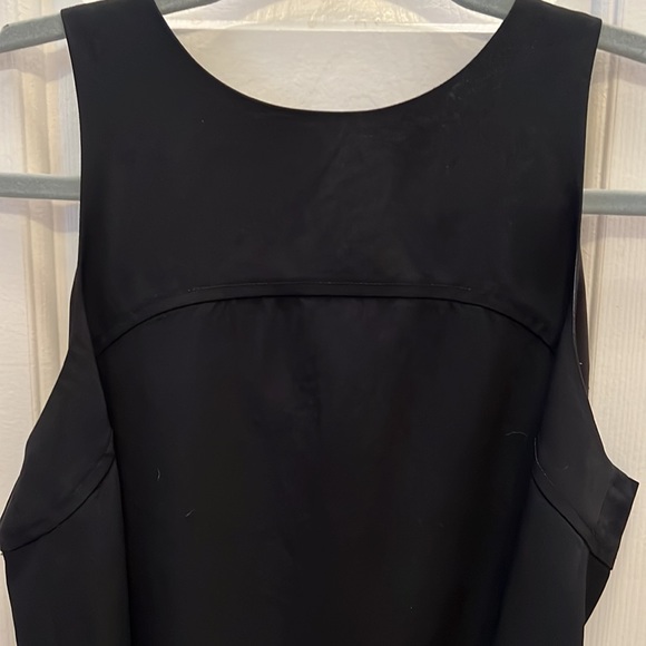 Black sleeveless extra small banana republic keyhole button back - Picture 2 of 4